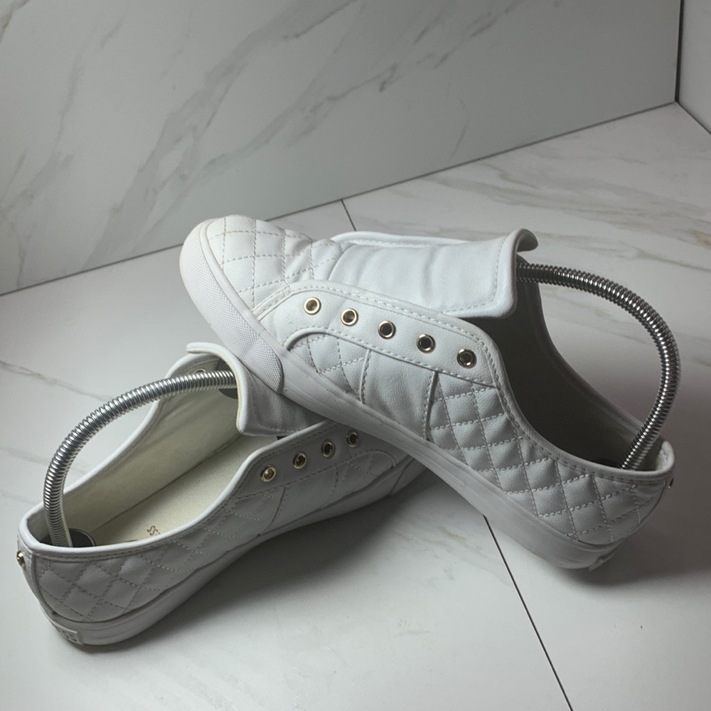 White guess shoes